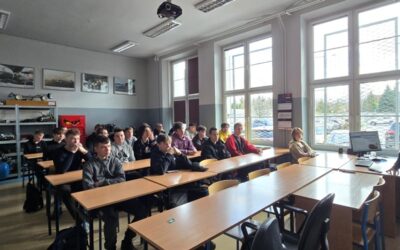 MOTORYZACYJNE SPOTKANIA – KWIECIEŃ 2025🚗⚡