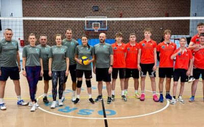 NAUCZYCIELE KONTRA UCZNIOWIE – SPORTOWE EMOCJE I ŚWIETNA ZABAWA!